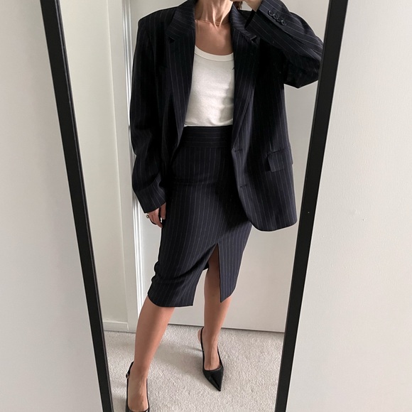 Babaton Pegu Pinstripe pencil skirt - Picture 2 of 9